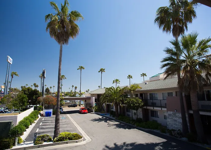 Days Inn By Wyndham Oceanside